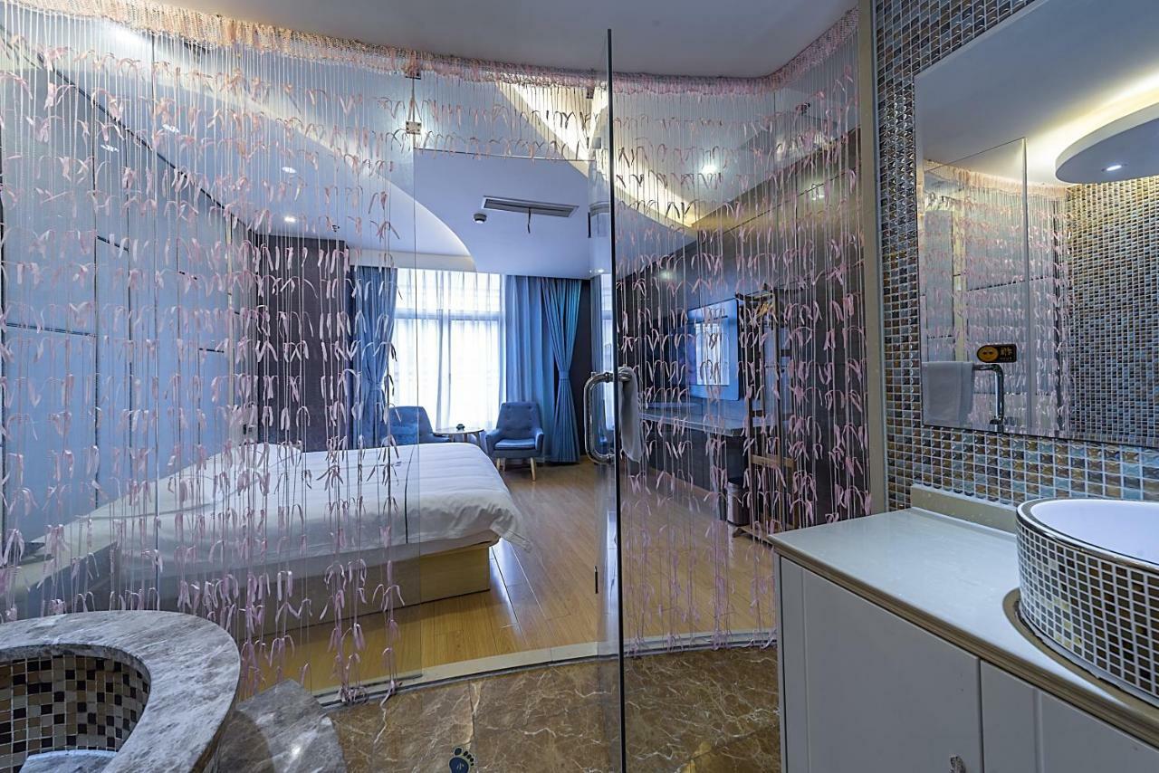 Hotel Enjoy