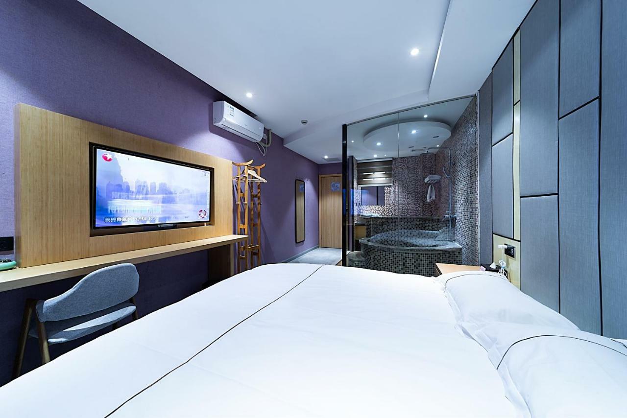 Hotel Enjoy