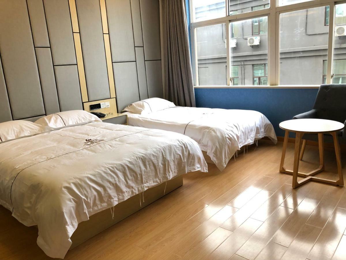 Hotel Enjoy